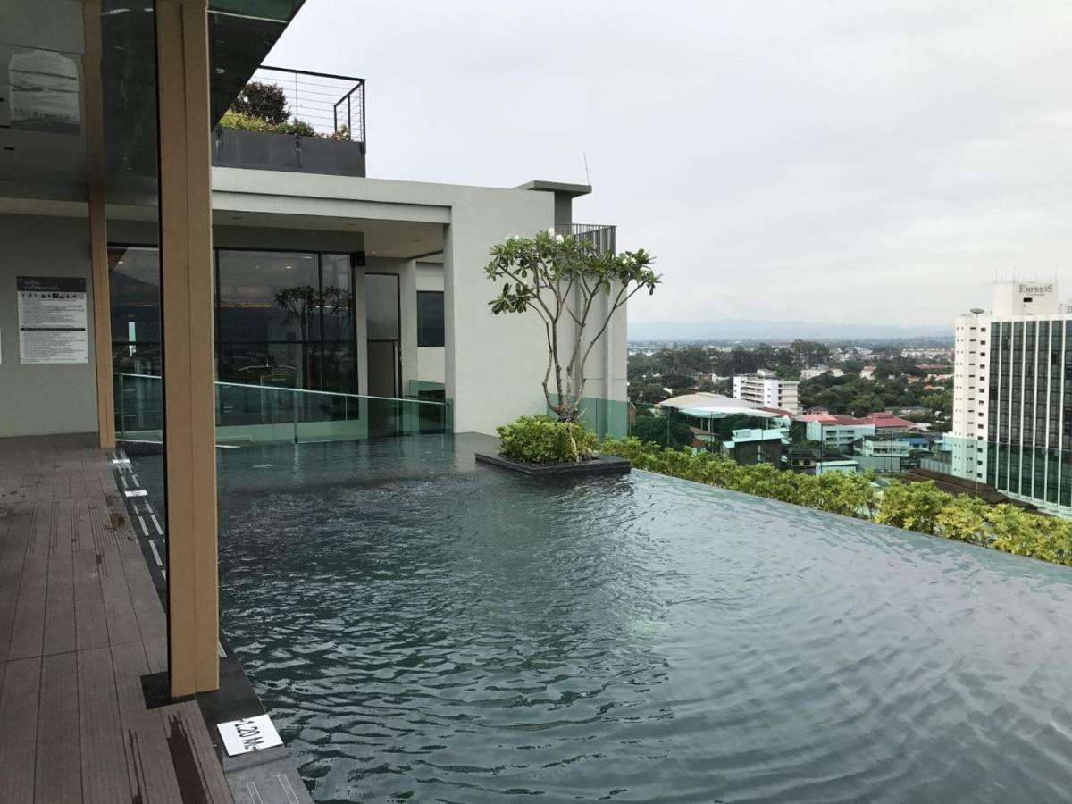 最理想放鬆心情的度假式的家the Astra Condo Chiang Mai Exterior photo